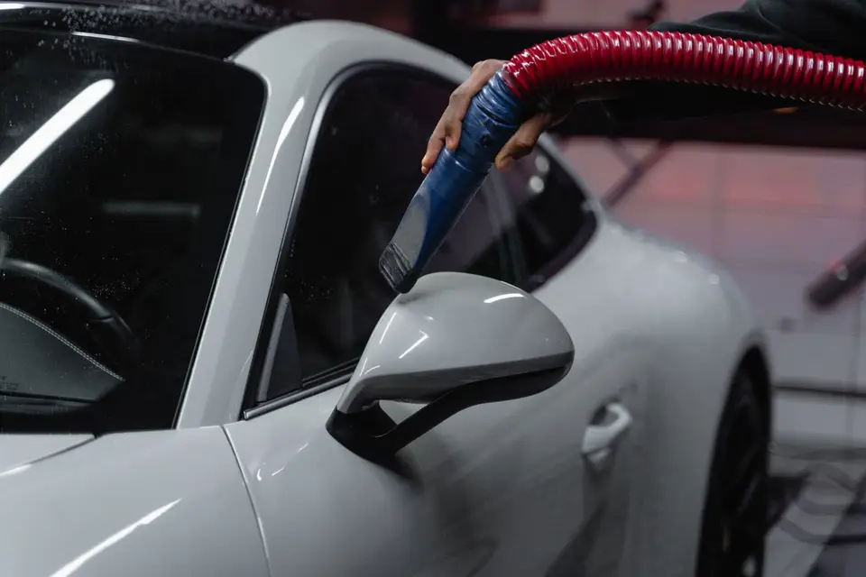 Cómo elegir un aspirador de coche: guía de compra