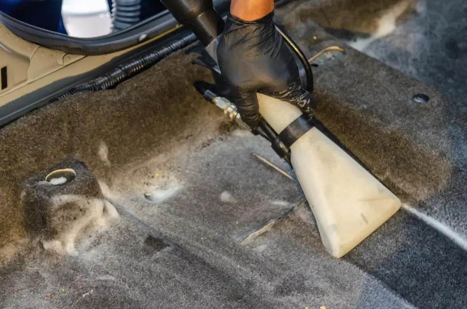 Aspirador portátil para coche: cómo mantenerlo funcionando bien