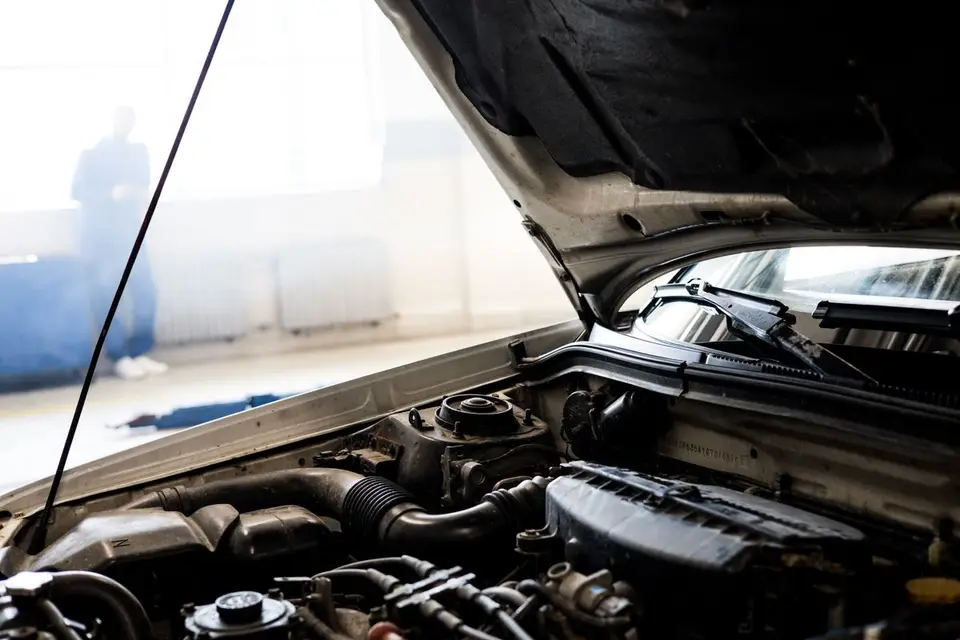 Qué hacer si se te queda la batería del coche sin carga